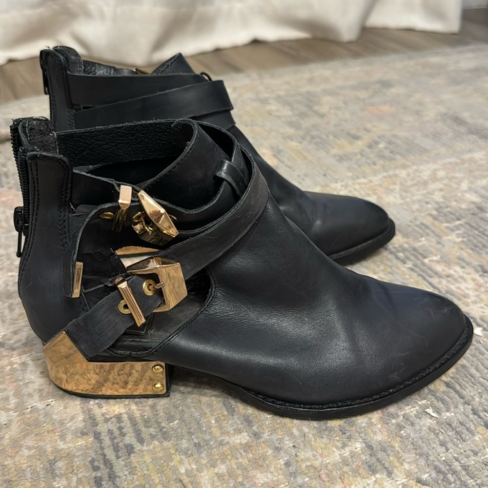 Jeffrey Campbell booties black